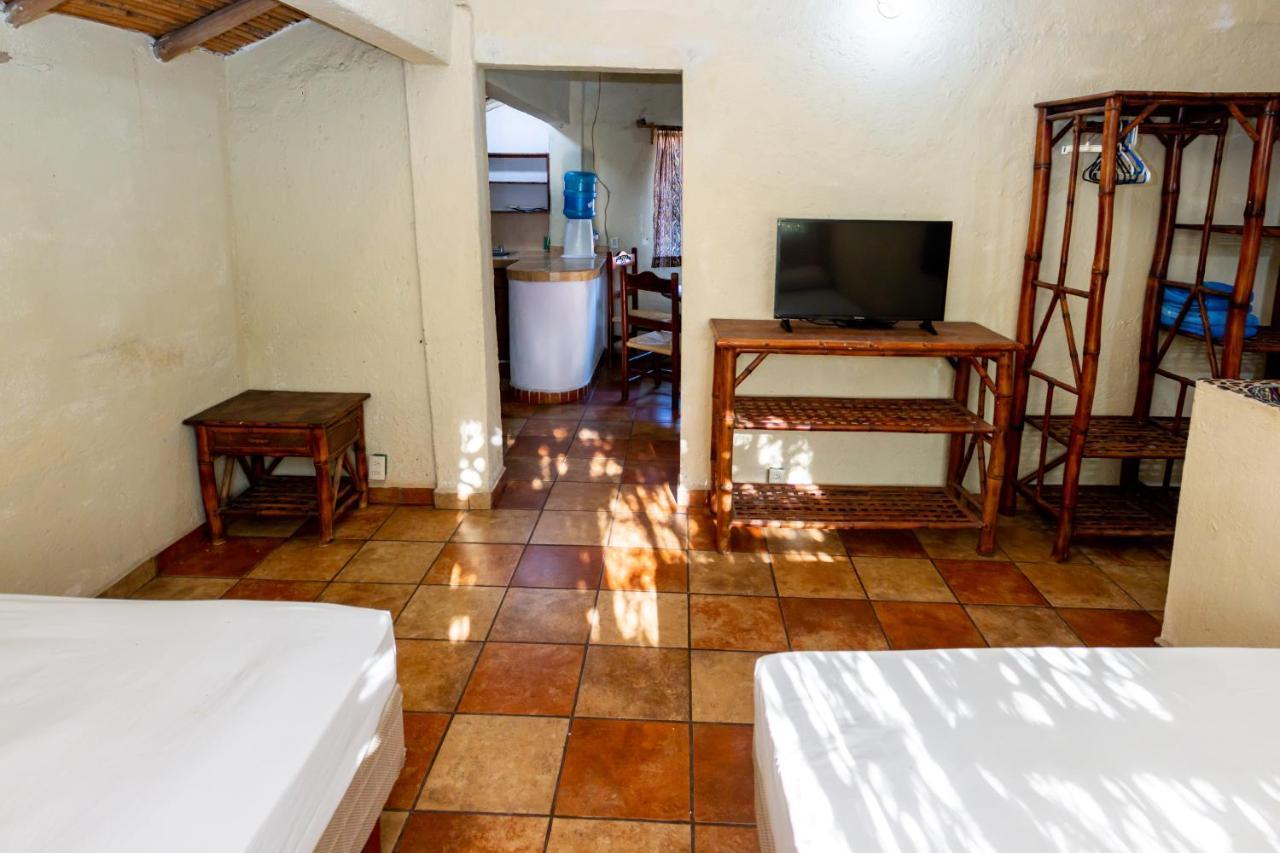 Casa Mexica Bungalows Zihuatanejo Exterior foto