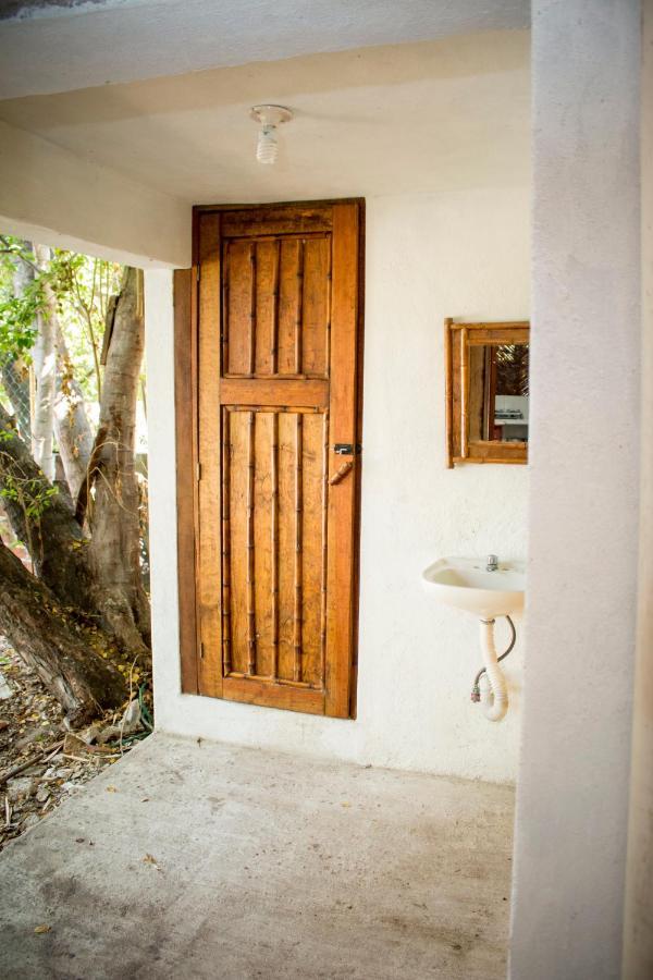 Casa Mexica Bungalows Zihuatanejo Exterior foto