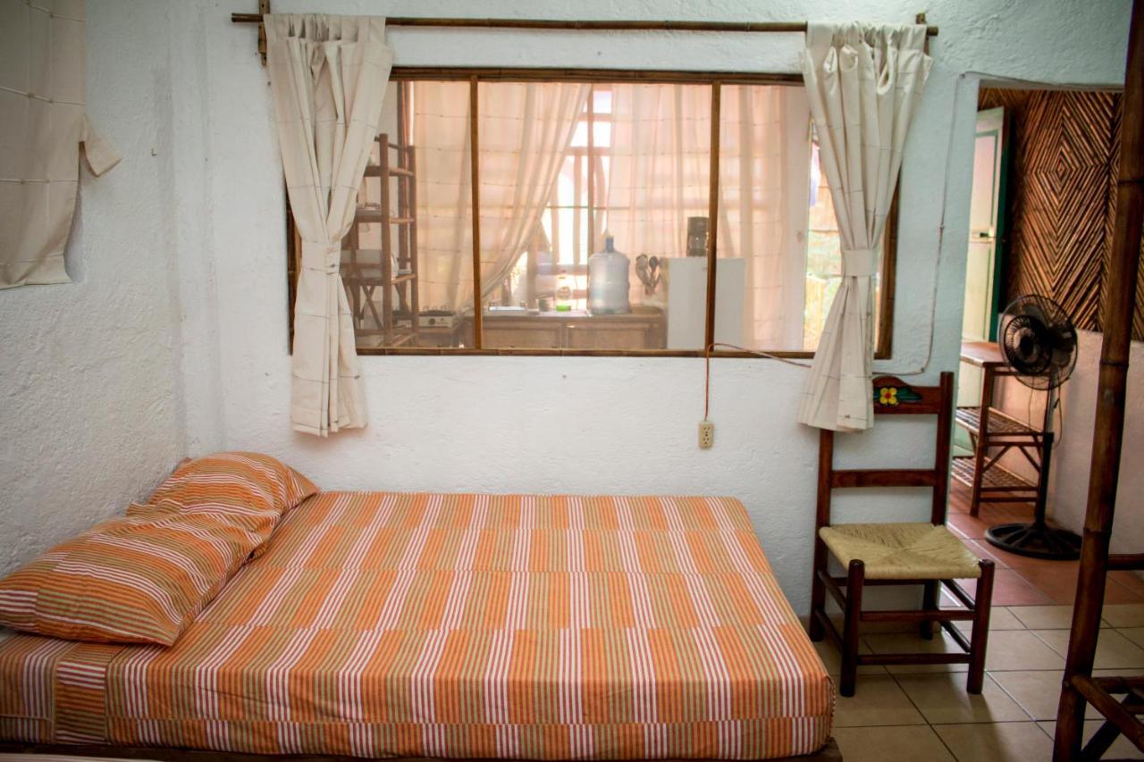 Casa Mexica Bungalows Zihuatanejo Exterior foto